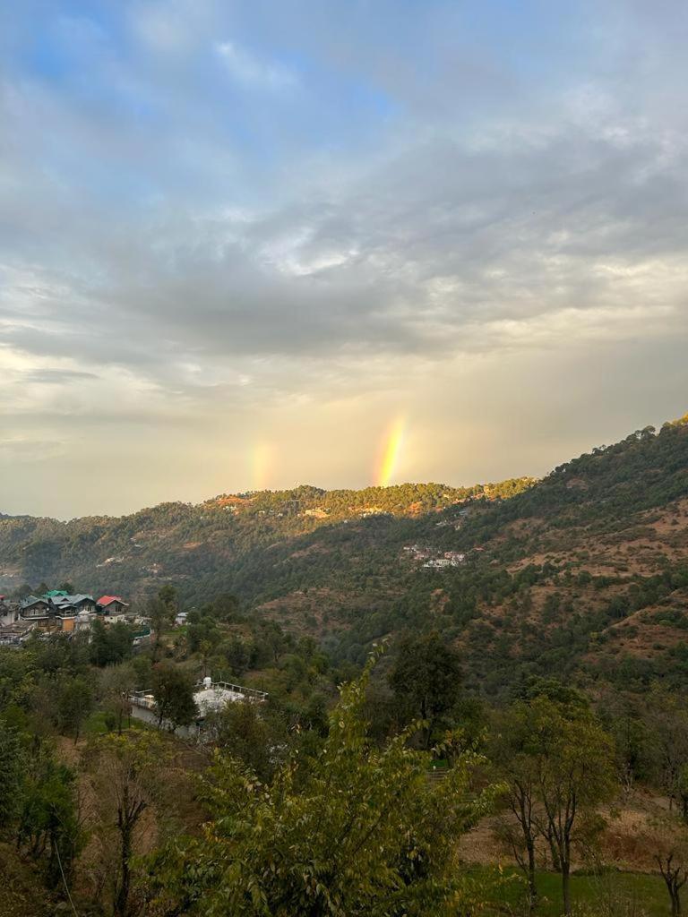 Idyllic Private Cottage W/King Bed + Mountain View Kasauli Esterno foto